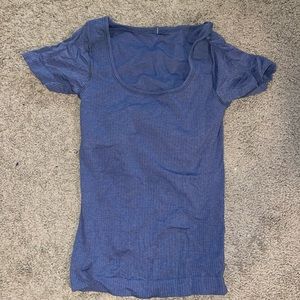 Lululemon Ebb to street t-shirt